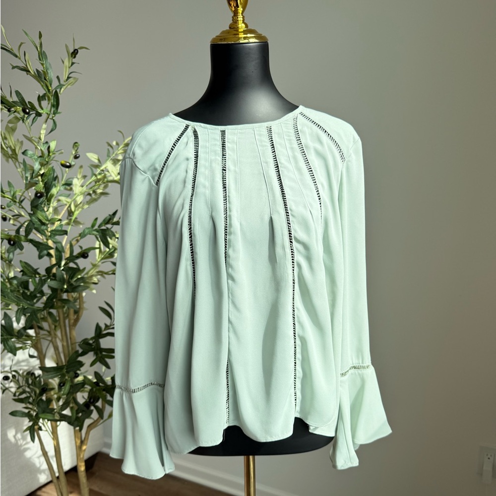 Gianni Bini Light‎ Green Blouse Size Large